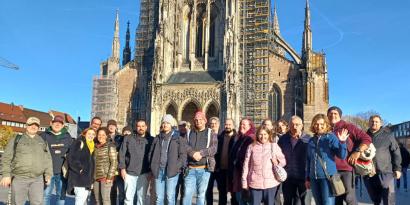 Gruppenfoto vor dem Ulmer Münster